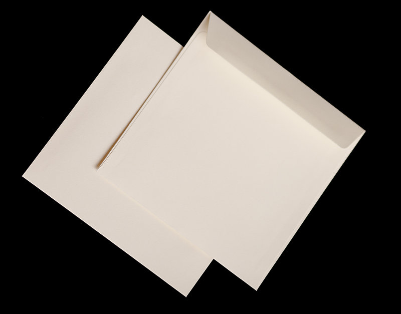 Koperty ozdobne kwadratowe na zaproszenia ślubne w formacie K4 kremowe