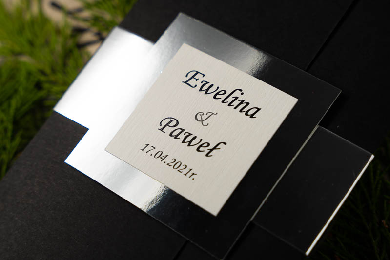 Zaproszenia na ślub envelope czarne z opaską srebrne lustro