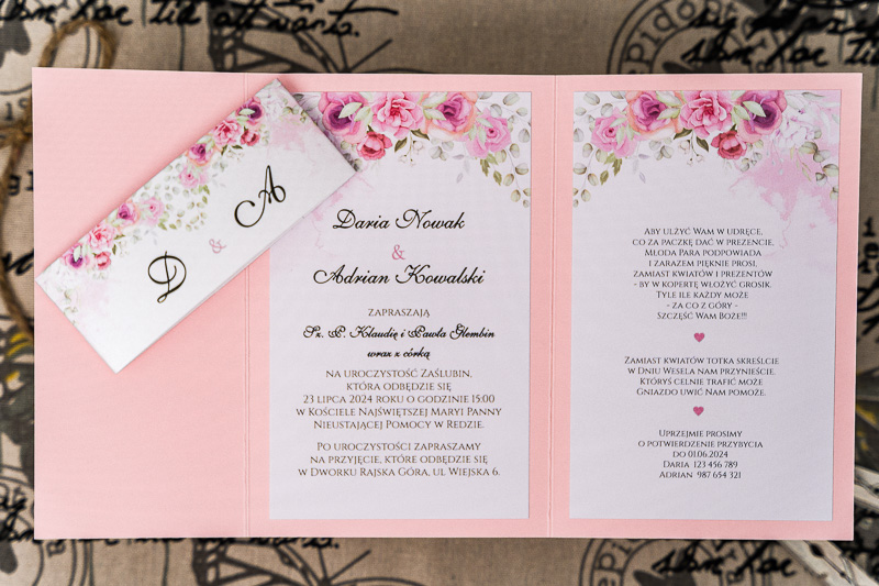 Zaproszenia ślubne kopertowe - różowy papier, wnętrze z różami
